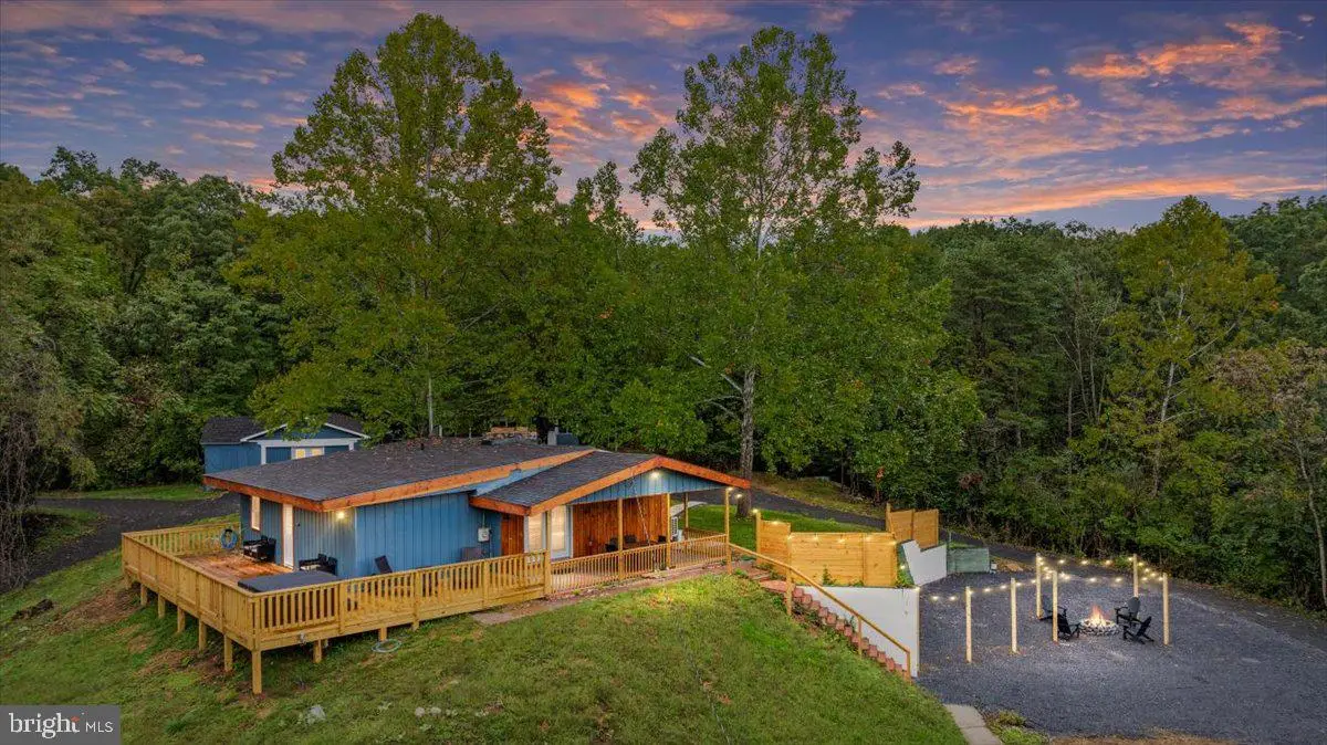 319 Lake Dr, Luray, VA 22835 - #1