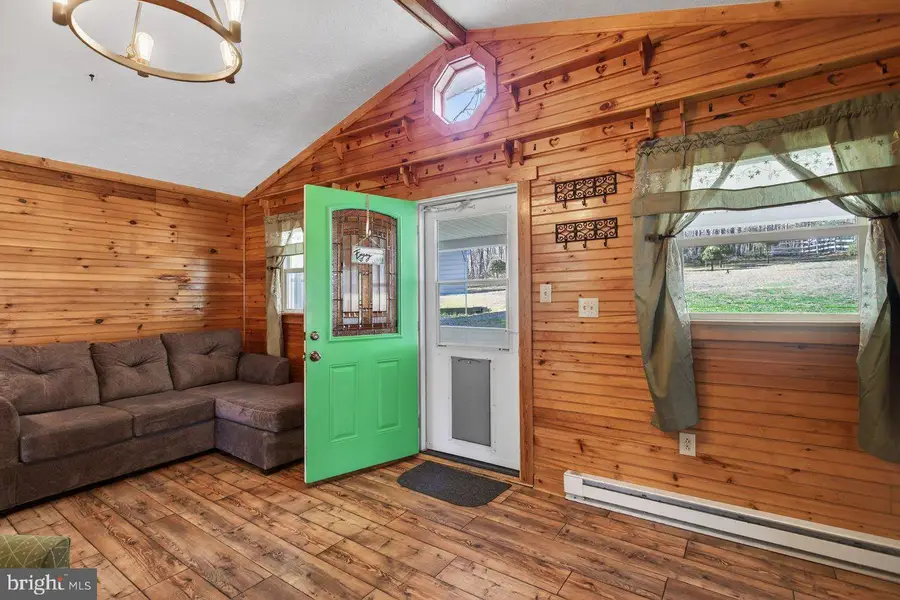 160 Gale Ln, Stanley, VA 22851 - #2