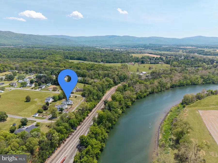 606 S First St, Shenandoah, VA 22849 - #2