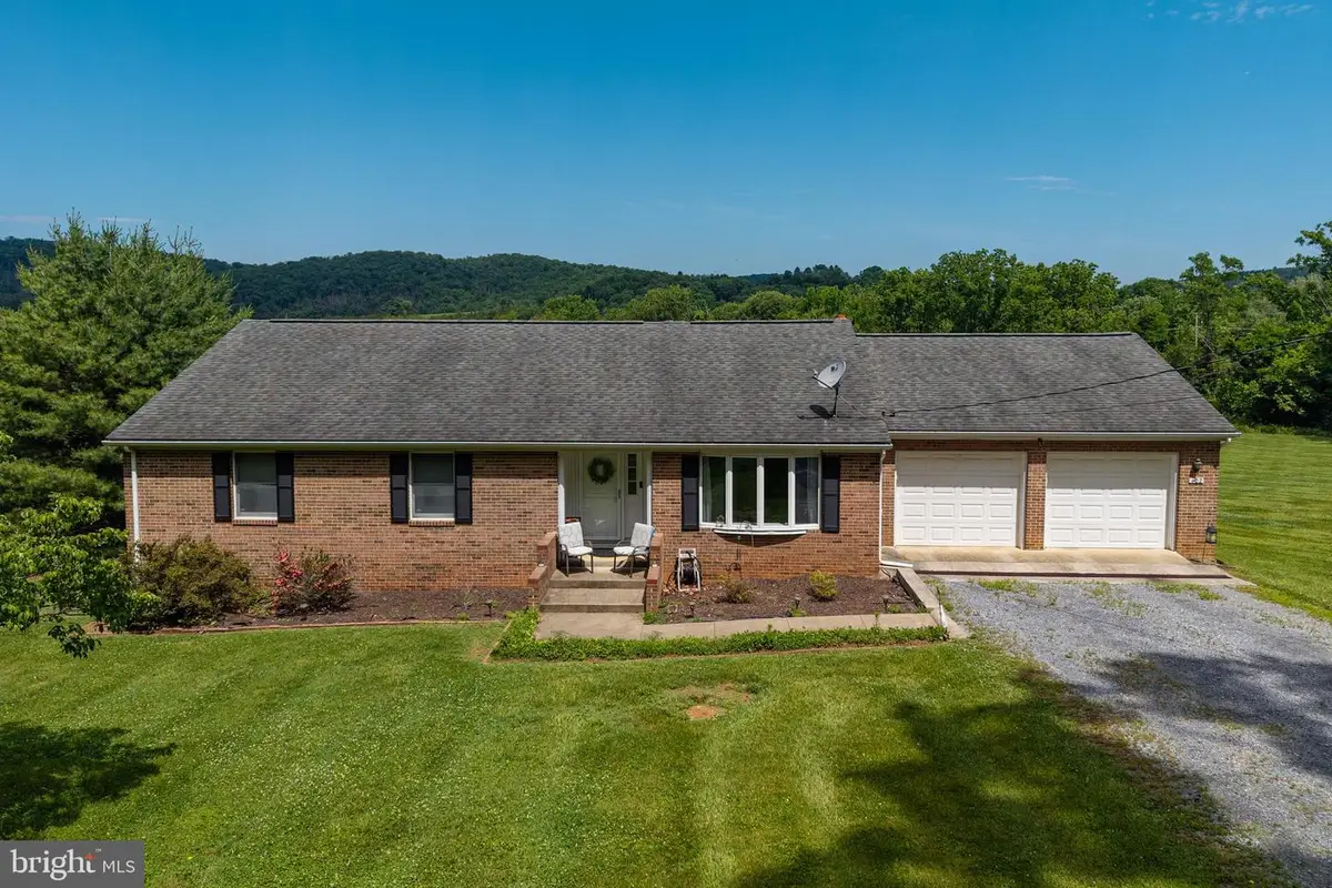 402 Lauck Ln, Stanley, VA 22851 - #1