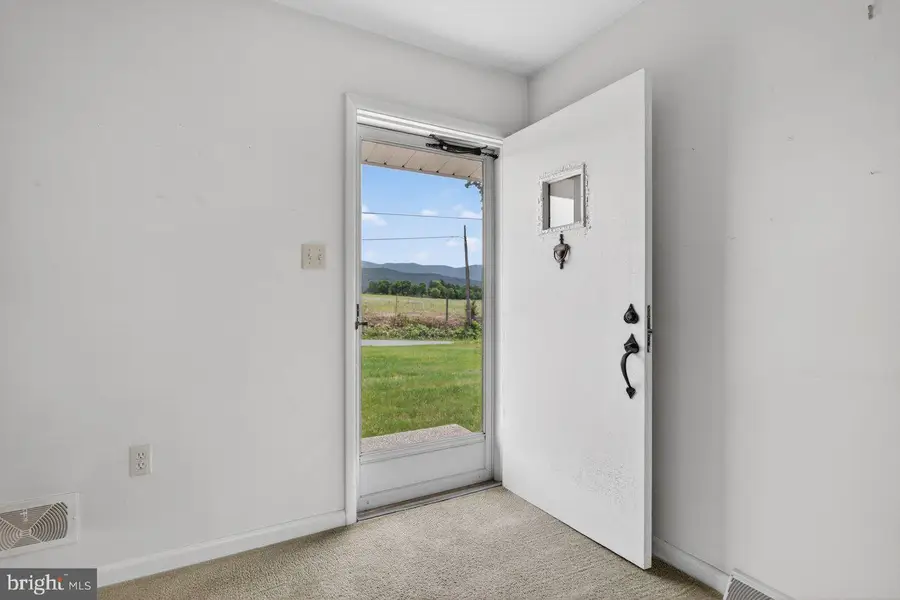 399 Whispering Hill Rd, Luray, VA 22835 - #3