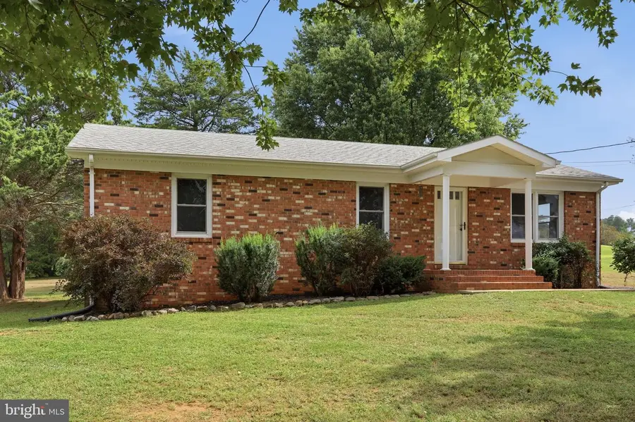2 Massanutten Pl, Luray, VA 22835 - #3