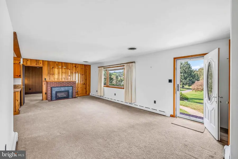 1 Hillside Dr, Luray, VA 22835 - #3
