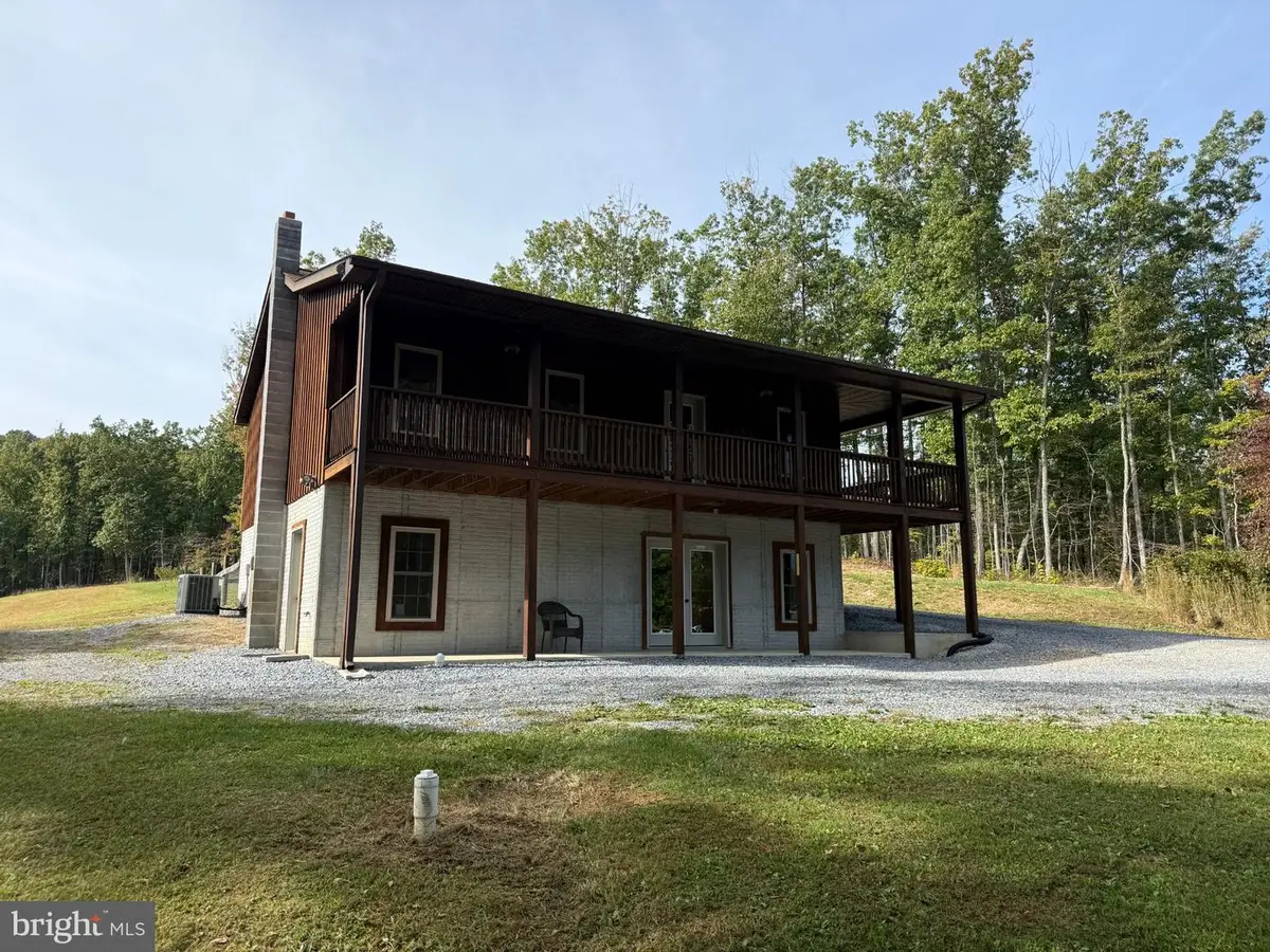 325 Old Wagon Rd, Luray, VA 22835 - #1