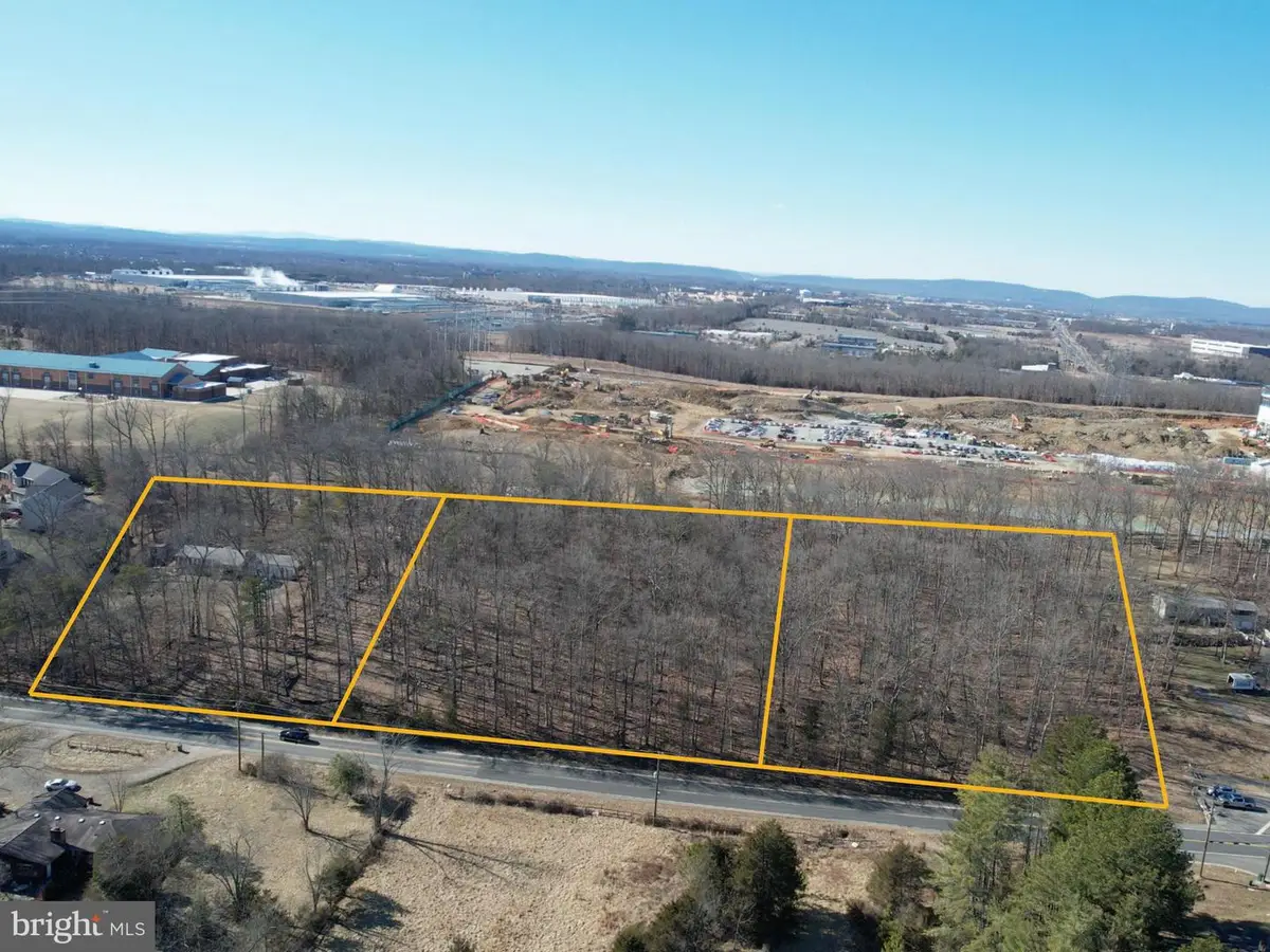 8112 Devlin Rd, Bristow, VA 20136 - Image #1