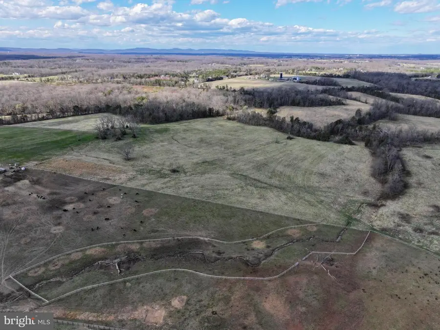 11810 Reid Ln, Nokesville, VA 20181 - Image #2