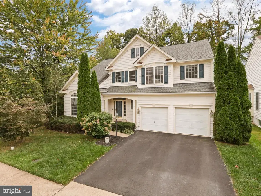 13044 Pilgrims Inn Dr, Woodbridge, VA 22193 - Image #2