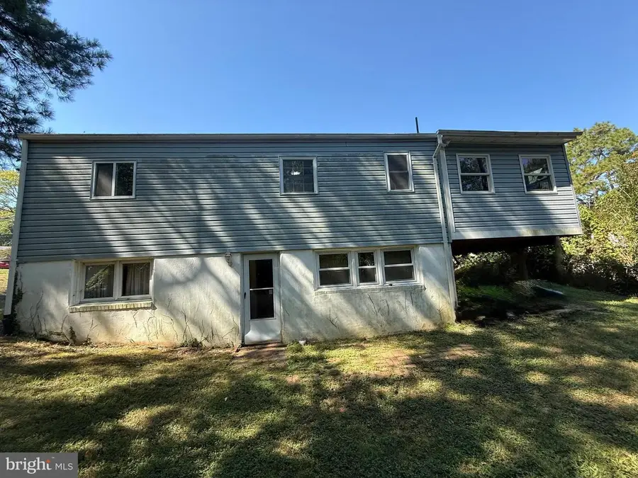 13409 Pinetree Dr, Woodbridge, VA 22191 - Image #2