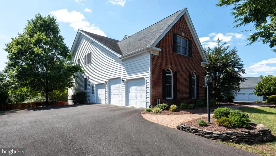 5331 Chaffins Farm Ct, Haymarket, VA 20169 - Image #3