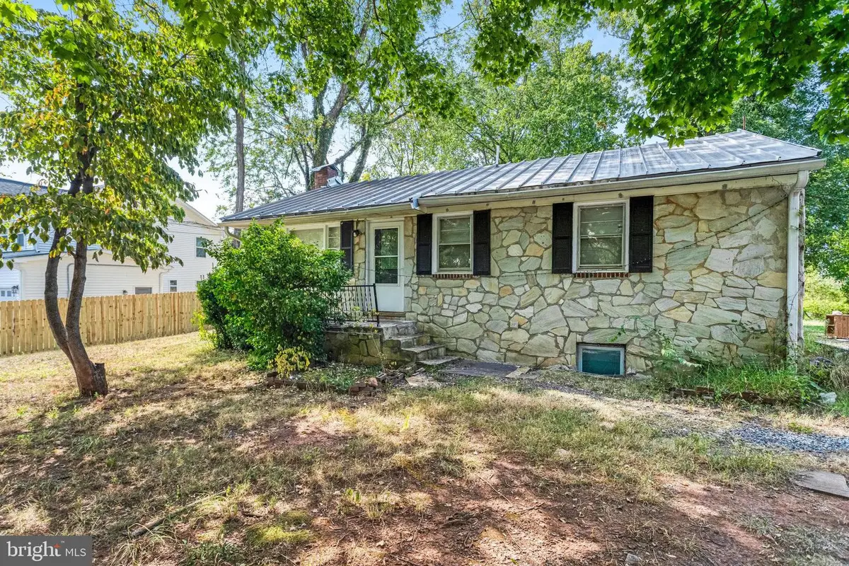 6816 Fayette St, Haymarket, VA 20169 - Image #1