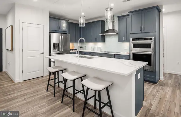 5810 Moonstone Way #201, HAYMARKET, VA 20169