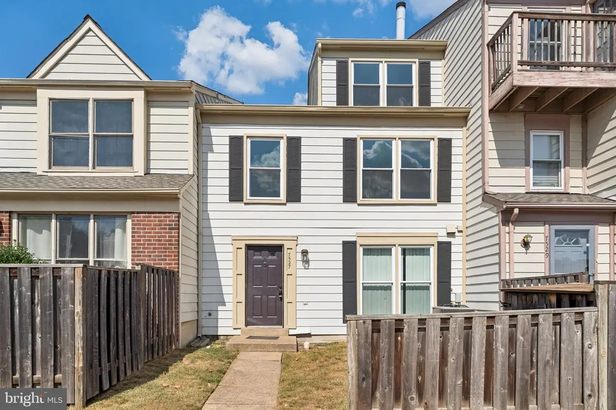 7527 Belle Grae Dr, Manassas, VA 20109 - Image #1