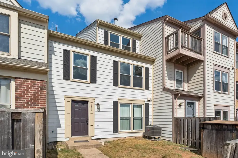 7527 Belle Grae Dr, Manassas, VA 20109 - Image #2