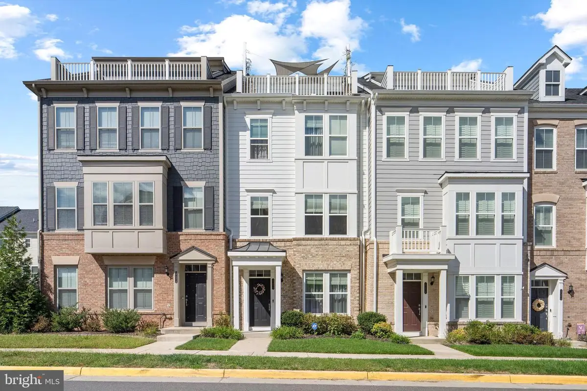 17372 Redshank Rd, Dumfries, VA 22026 - Image #1