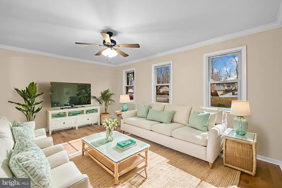 15978 Cove Ln, Dumfries, VA 22025 - Image #1