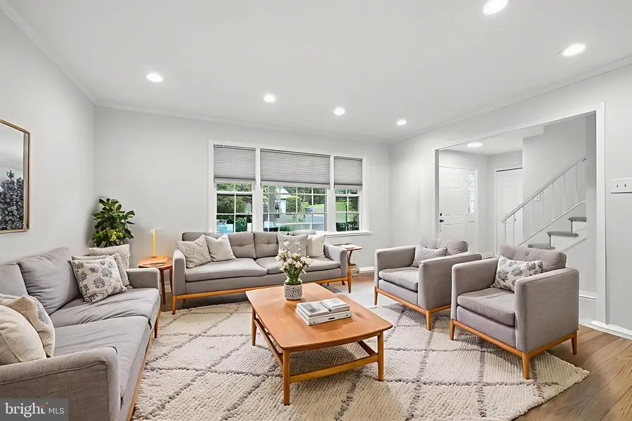 12871 Valleywood Dr, Woodbridge, VA 22192 - Image #2