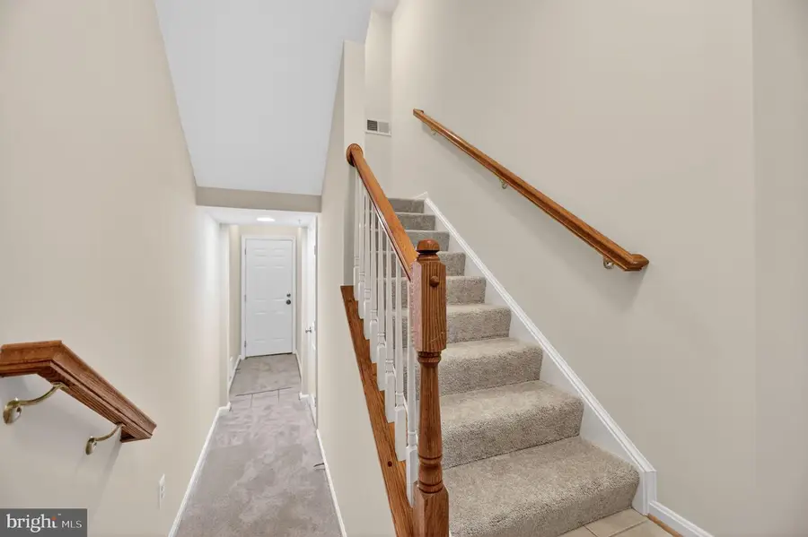 8015 Crescent Park Dr, Gainesville, VA 20155 - Image #2