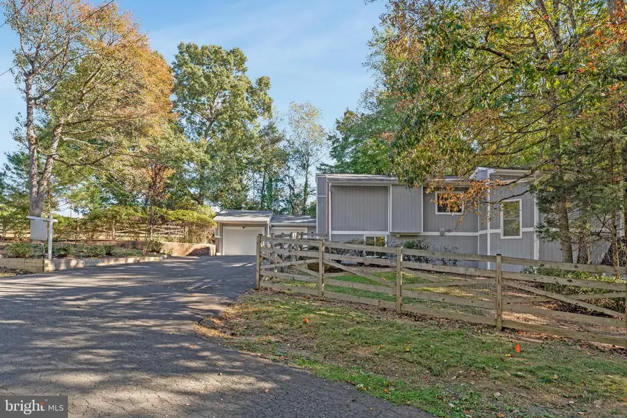 8115 King Arthurs Ct, Manassas, VA 20112 - Image #3