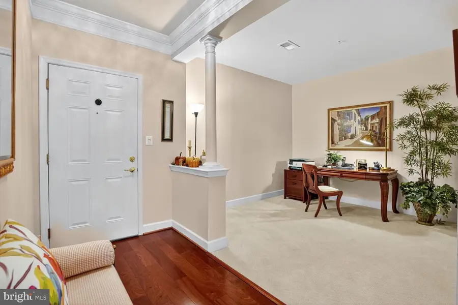 7065 Heritage Hunt Dr #203, Gainesville, VA 20155 - Image #3