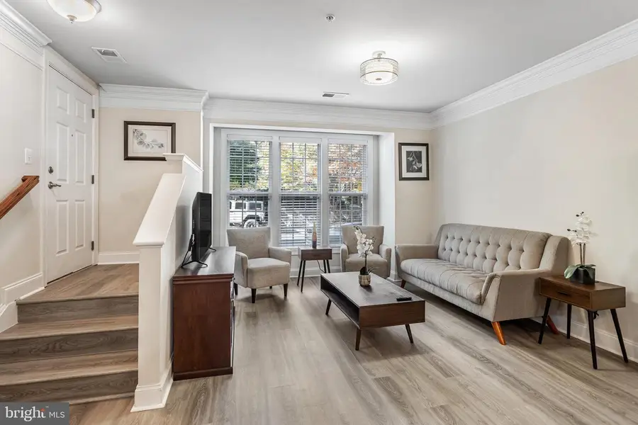 15177 Lancashire Dr, Woodbridge, VA 22191 - Image #2