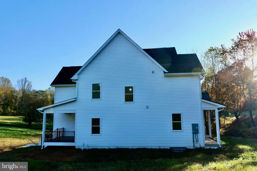 8028 Pinnacle Ridge Dr, Manassas, VA 20112 - Image #3