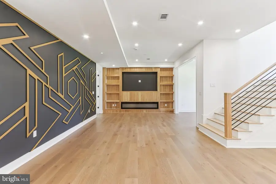 7923 Maplewood Dr, Manassas, VA 20111 - #3