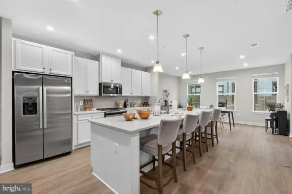 17454 Southern Shores Dr, DUMFRIES, VA 22026