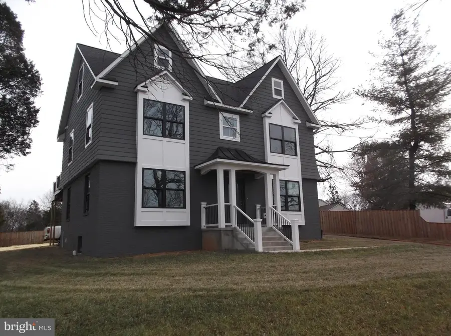 8323 Rolling Rd, Manassas, VA 20110 - Image #2