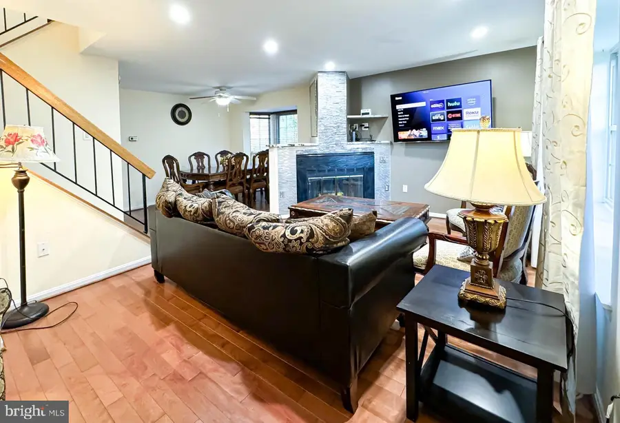 14212 Savannah Dr, Woodbridge, VA 22193 - Image #3