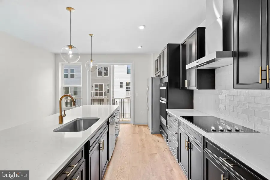 17960 Alicia Ave, Dumfries, VA 22026 - Image #2