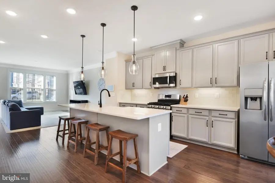 6117 Camerons Ferry Dr, Haymarket, VA 20169 - Image #2