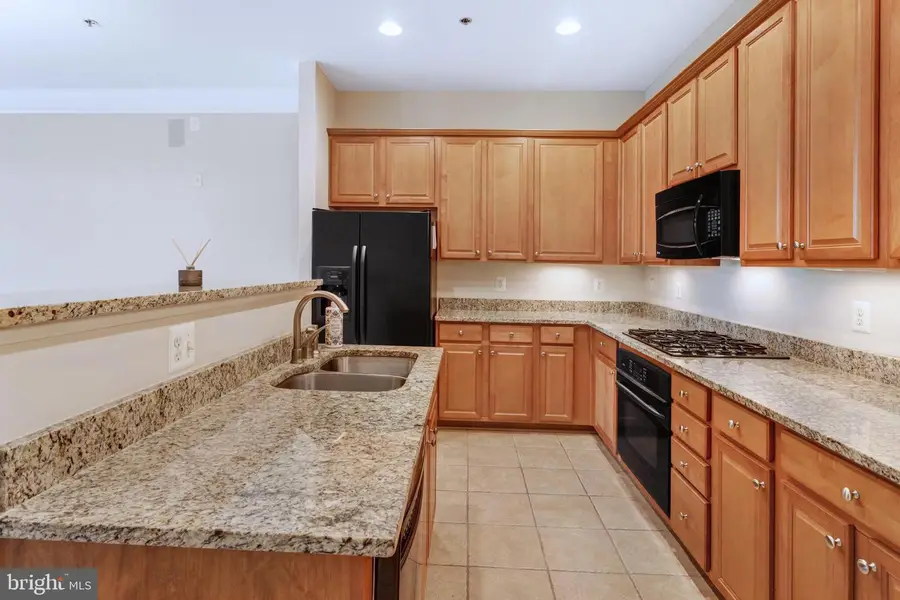 680 Watermans Dr #301, Woodbridge, VA 22191 - Image #2