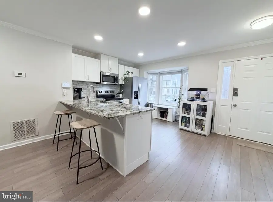 4993 Lambsgate Ln, Woodbridge, VA 22193 - Image #3