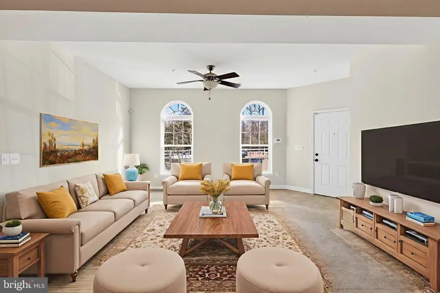 6932 Kona Dr, Gainesville, VA 20155 - Image #2