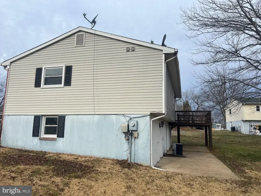 13909 Mattapony Dr, Woodbridge, VA 22193 - Image #3