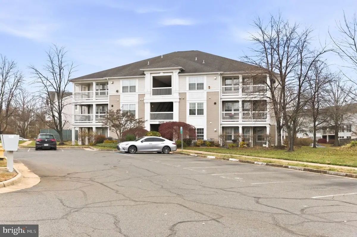 8075 Lacy Dr #101, Manassas, VA 20109 - Image #1
