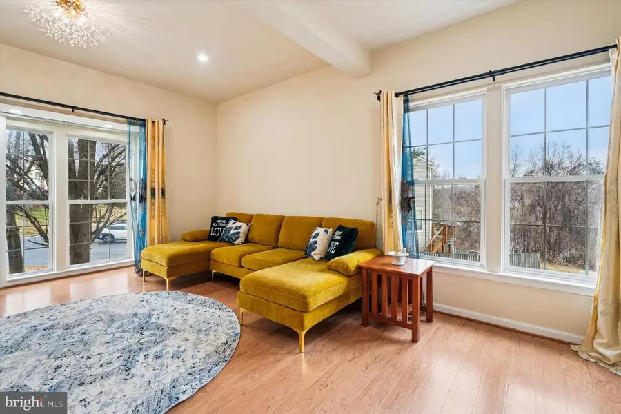 11741 Barrows Ln, Woodbridge, VA 22192 - Image #3