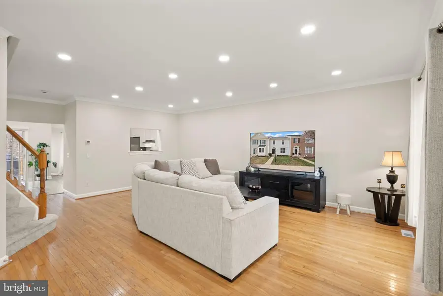 14106 Madrigal Dr, Woodbridge, VA 22193 - Image #3