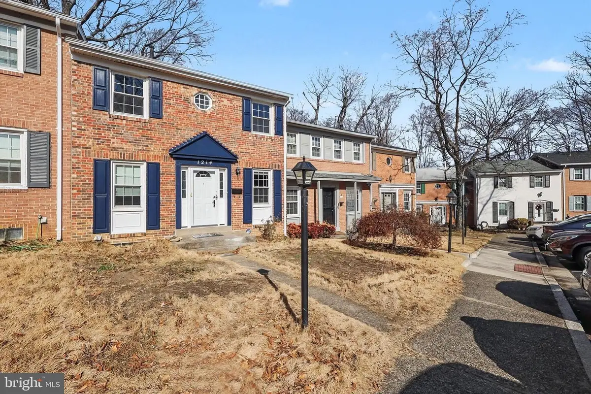 1214 Fox Run Pl, Woodbridge, VA 22191 - Image #1