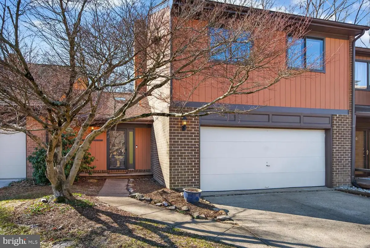 2599 Tree House Dr, Woodbridge, VA 22192 - Image #1