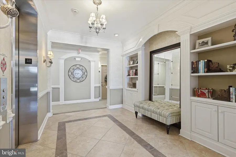 7055 Heritage Hunt Dr #311, Gainesville, VA 20155 - #2