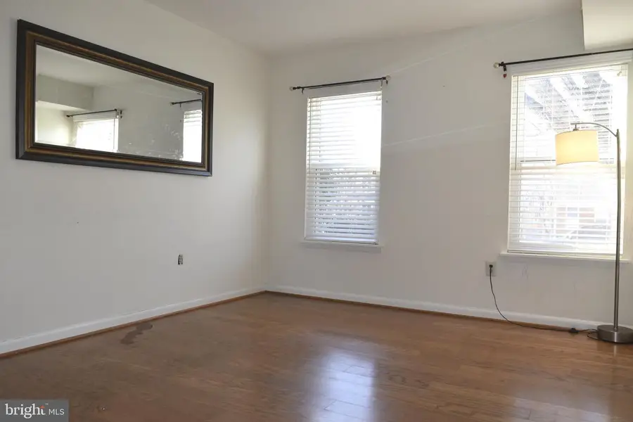 5327 Satterfield Dr, Woodbridge, VA 22193 - #2