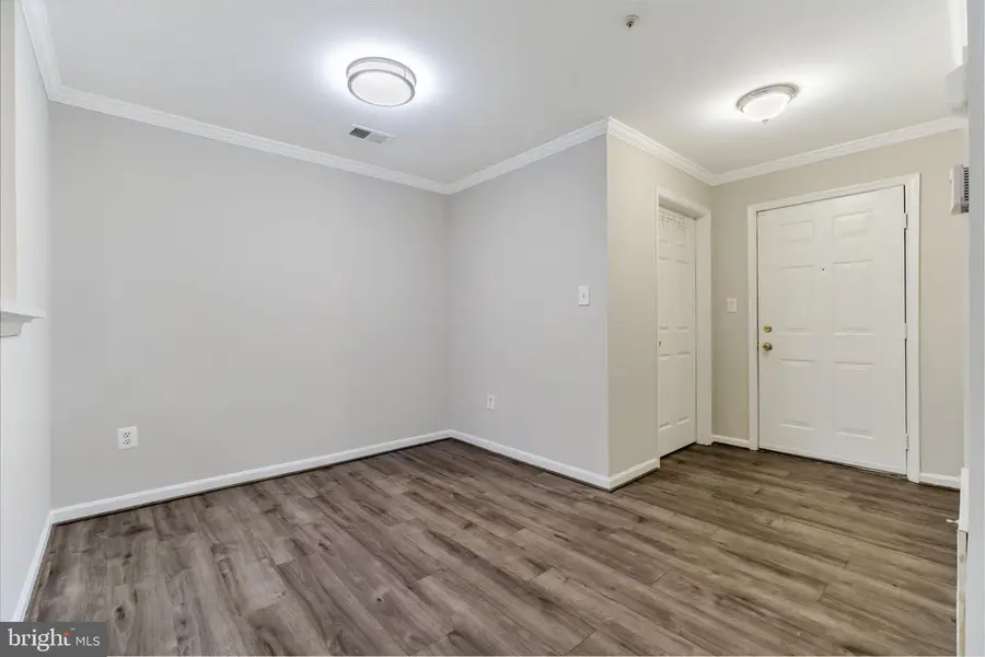 1049 Gardenview Loop #301, Woodbridge, VA 22191 - Image #3