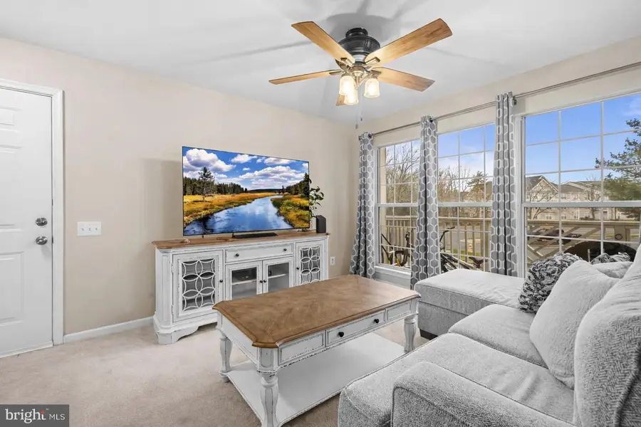 8073 Stonewall Brigade Ct, Manassas, VA 20109 - Image #3