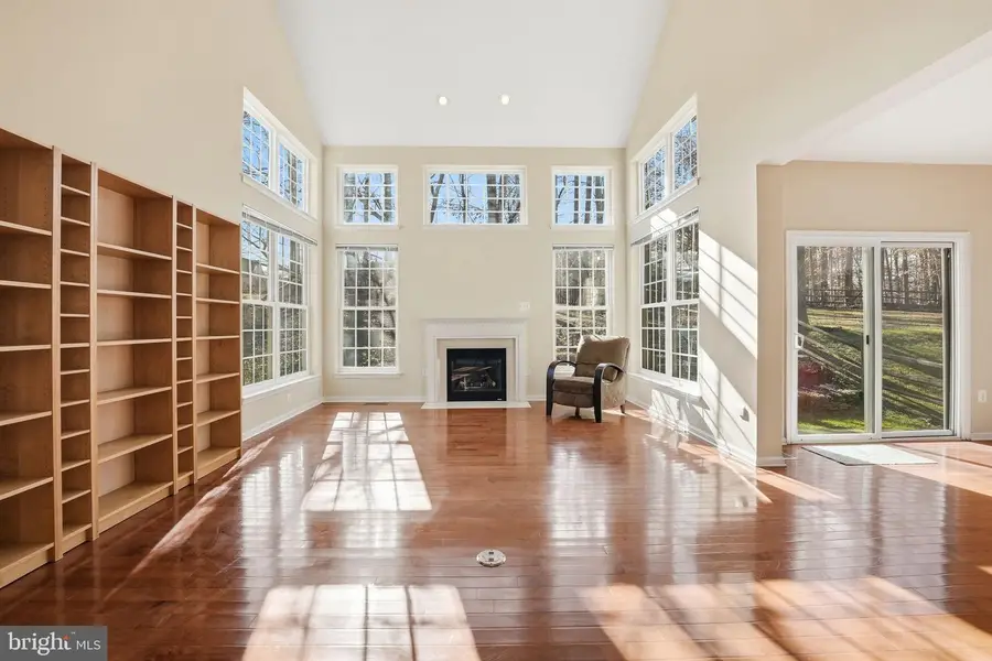 13020 Pilgrims Inn Dr, Woodbridge, VA 22193 - Image #2