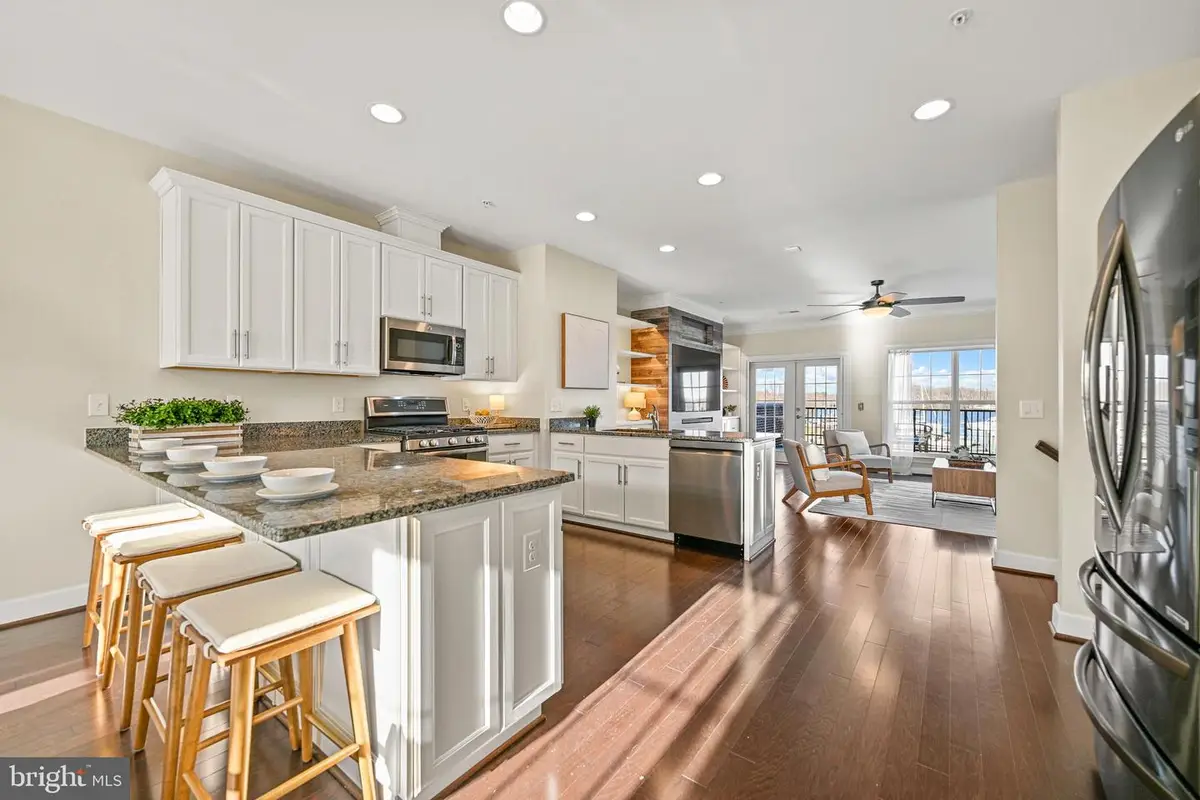 612 Marina Landing Ln, Woodbridge, VA 22191 - Image #1