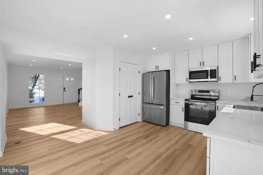 1742 Tiger Lily Cir, Woodbridge, VA 22192 - Image #2