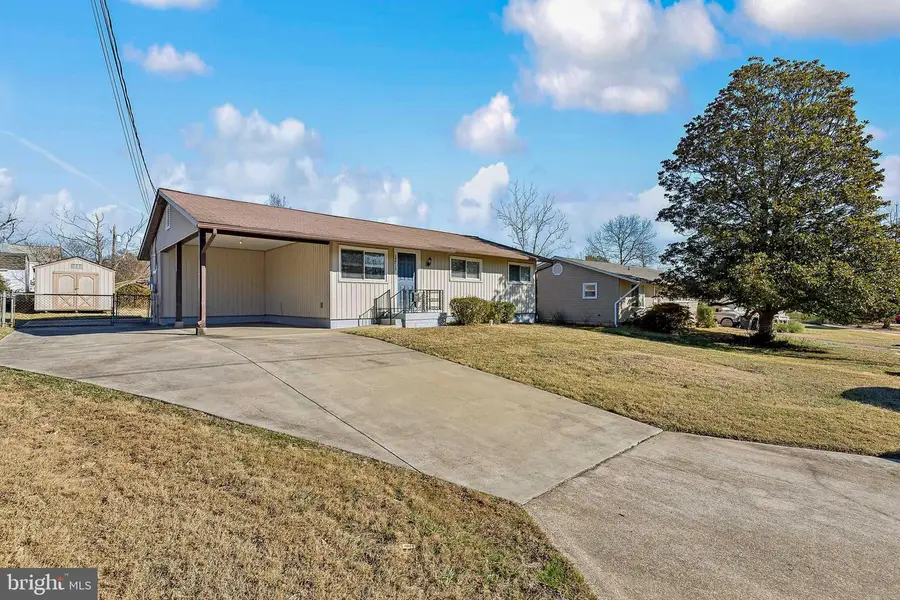 13513 Fitzhugh Ln, Woodbridge, VA 22191 - Image #3