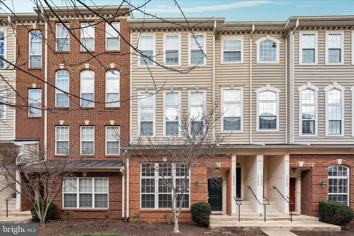 15246 Rosemont Manor Dr, Haymarket, VA 20169 - Image #1