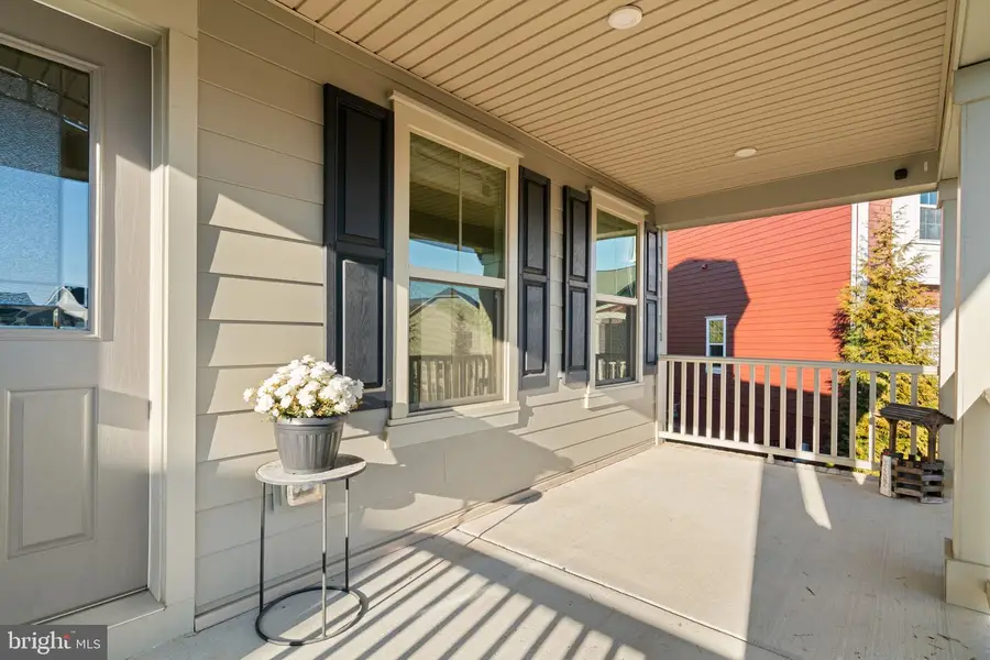 2044 Scarlet Pine Rd, Dumfries, VA 22026 - Image #2